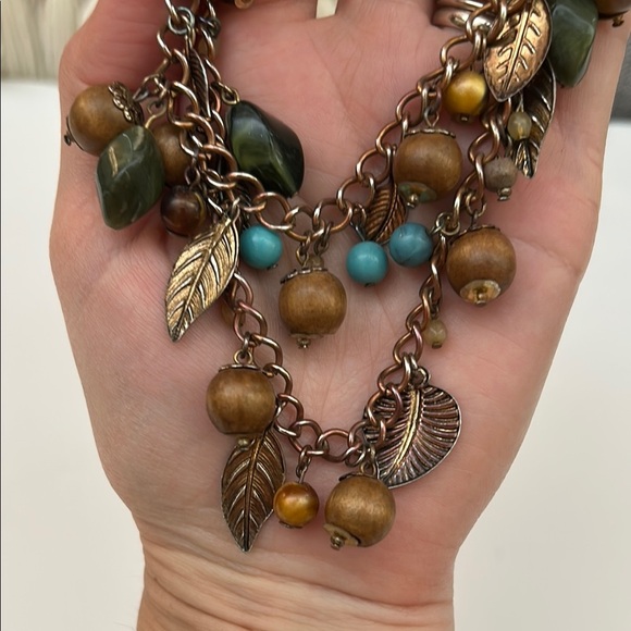 Elegant Multi-Chain Leaf Necklace - Picture 4 of 5